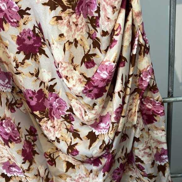 Floerns Dress - Picture 4 of 11